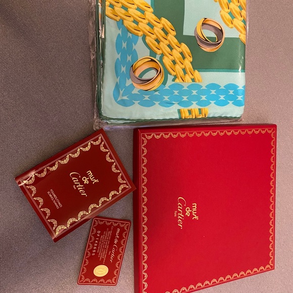 Cartier Accessories - must de Cartier jewelry printed silk scarve